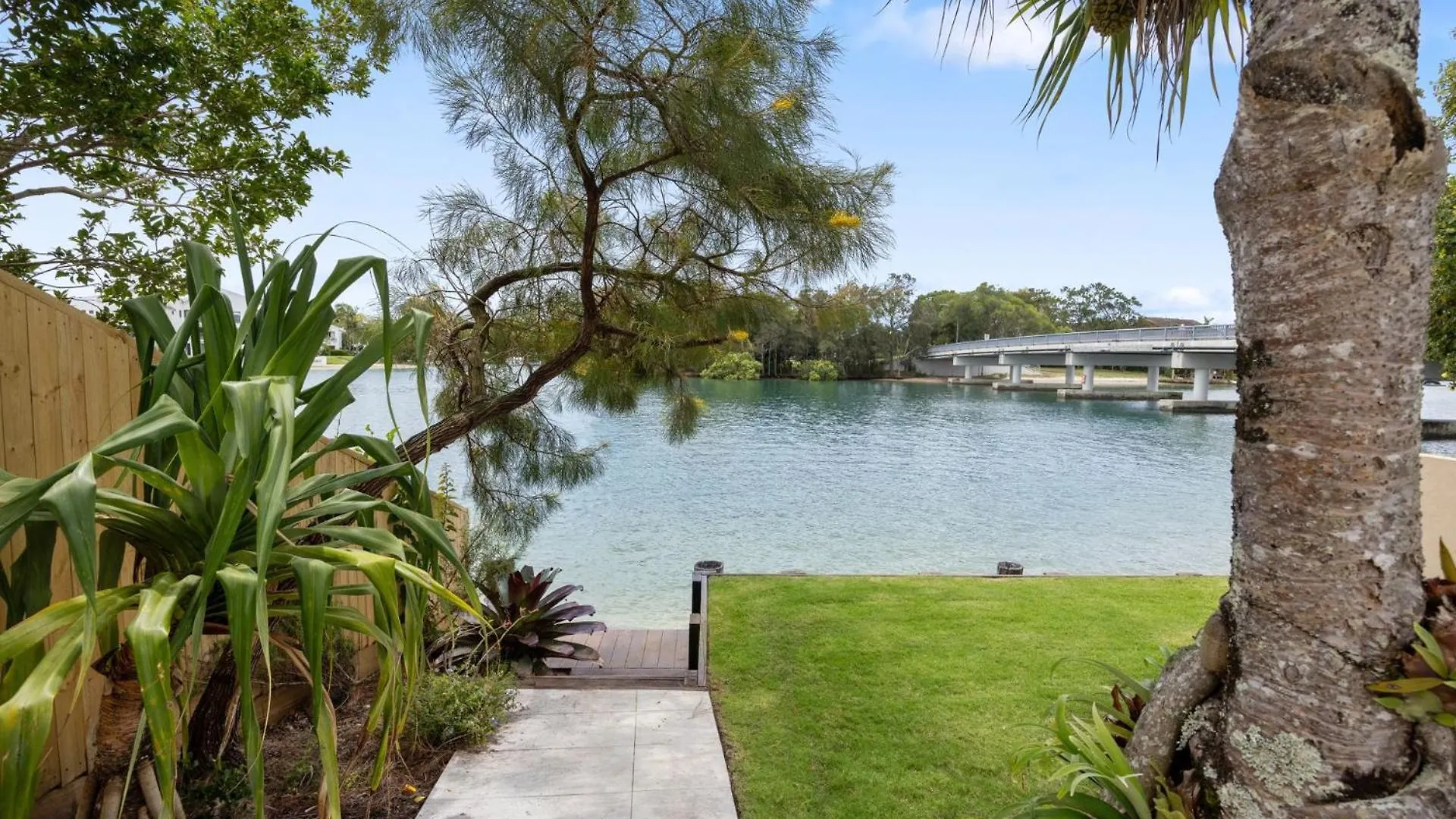 2-Villa Marina 106 Noosa Parade Noosaville Qld 4566 0*,