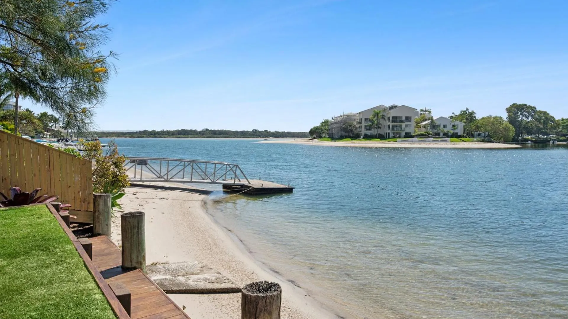 2-Villa Marina 106 Noosa Parade Noosaville Qld 4566