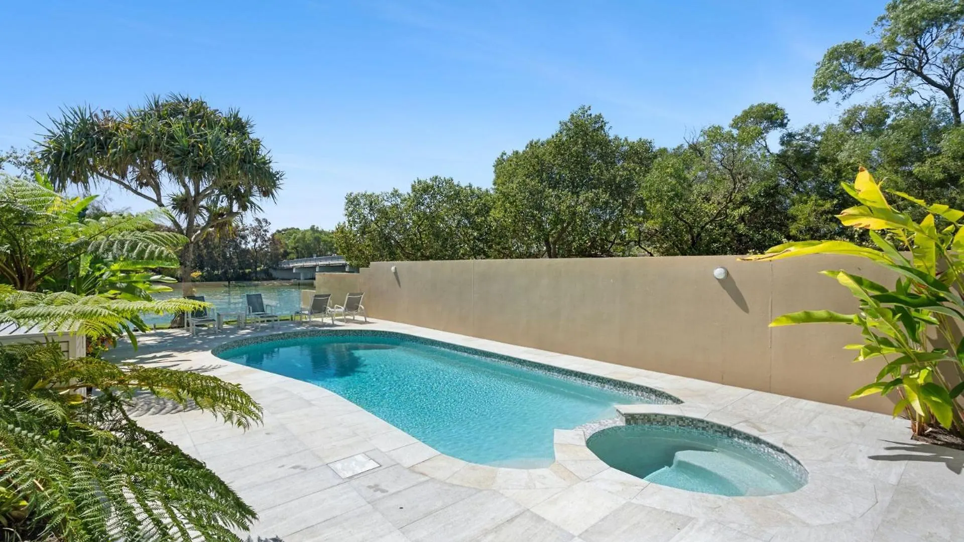 2-Villa Marina 106 Noosa Parade Noosaville Qld 4566